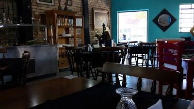 Restrô Comer e Beber (esquina 4 Março x 9 Julho) - Foto 1