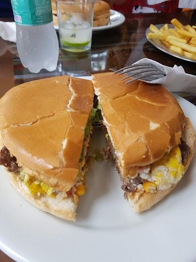 Restaurante e Lancheria Milani - Foto 1