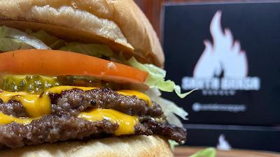 Santa Brasa Burger