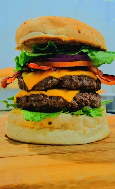 Myth's Burger hamburgueria artesanal